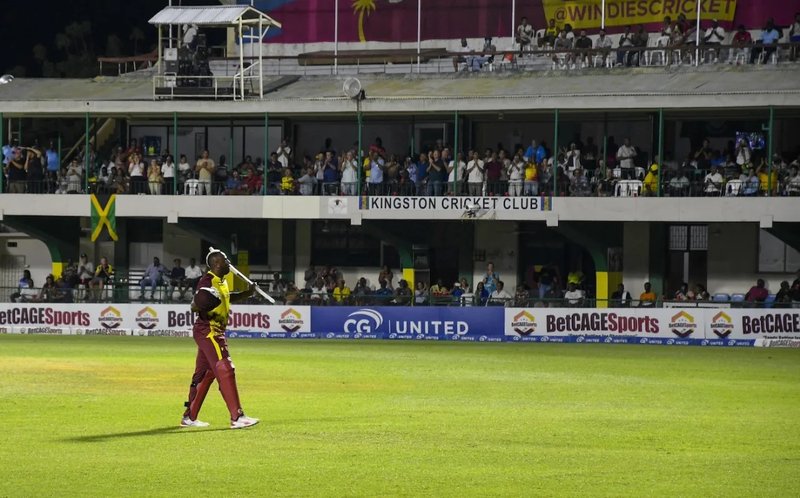 andre russell (2)